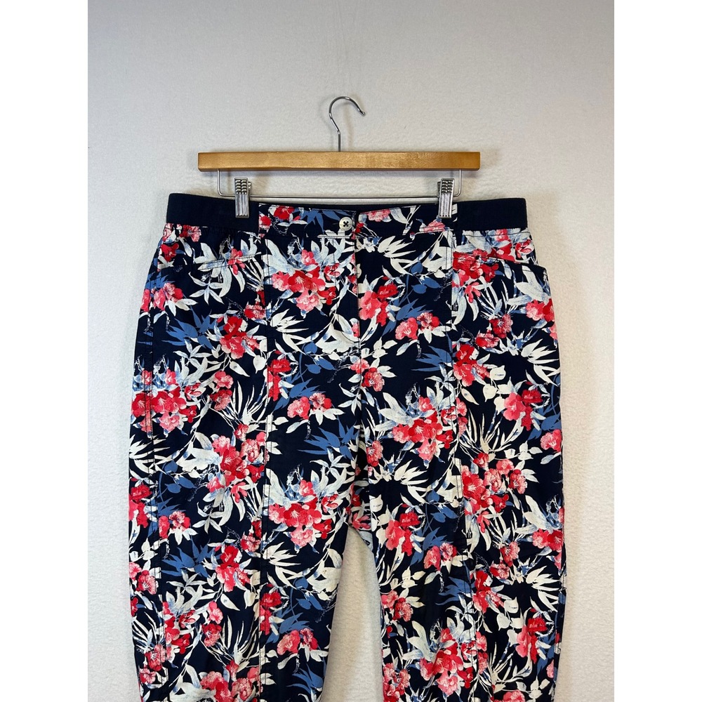 Tropical Floral Chico's 10 Navy Red Brigitte So Slimming Capri Pants Cropped - Picture 8 of 11